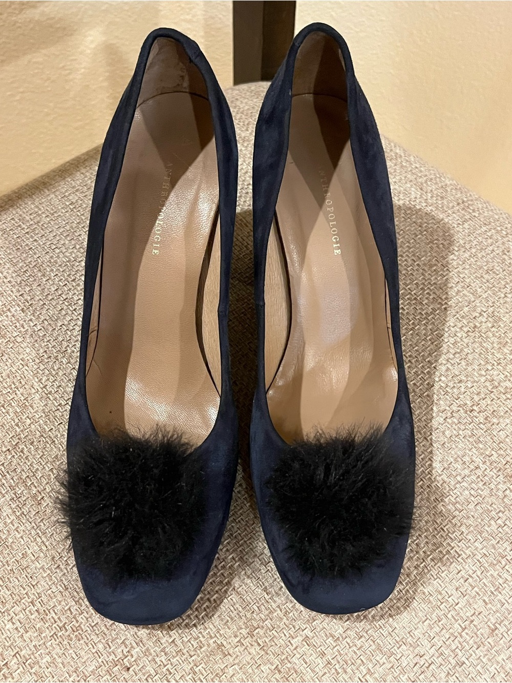 Anthropologie suede navy blue block heel pumps w/ faux fur pompons. Vintage. 6.5 - Picture 7 of 15